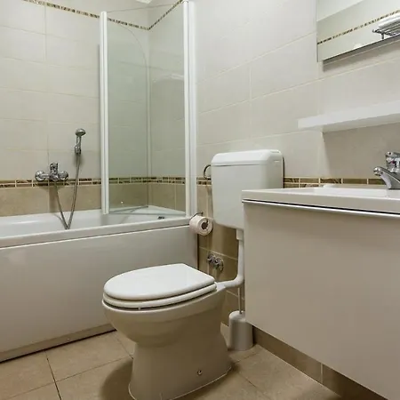 Affittacamere Near The 4*